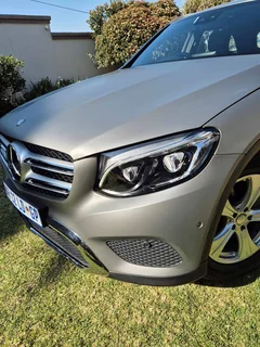 Mercedes Benz GLC 250 Left front headlamp.