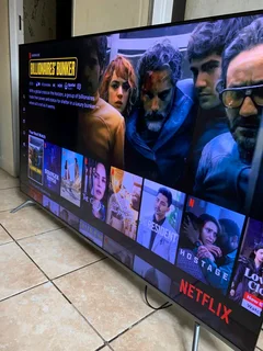 65 SKYWORTH framless 4k UHD smart tv in excellent condition