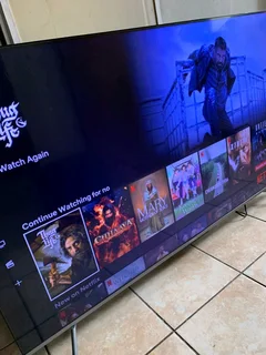 65 SKYWORTH framless 4k UHD smart tv in excellent condition