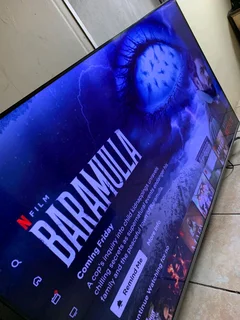 65 SKYWORTH framless 4k UHD smart tv in excellent condition