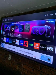 65 hisense 4k uhd smart tv framless in great condition very clean and neat