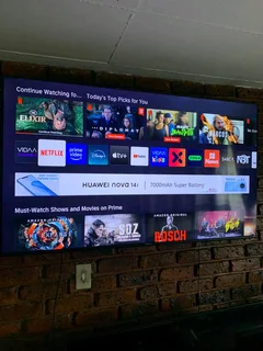 65 hisense 4k uhd smart tv framless in great condition very clean and neat