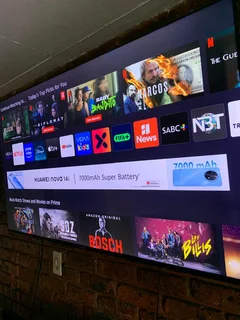 65 hisense 4k uhd smart tv framless in great condition very clean and neat