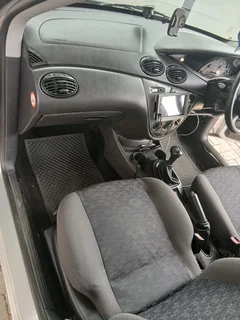 2004 Ford Focus Hatchback