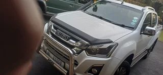 4X4 AUTO 2018 Isuzu KB300 Getaway Tool Double Cab RARE FIND