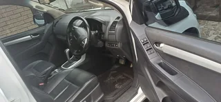 4X4 AUTO 2018 Isuzu KB300 Getaway Tool Double Cab RARE FIND