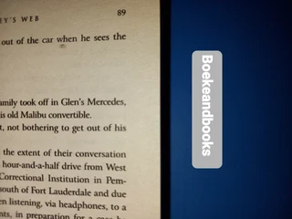 Charley&#39;s Web - Joy Fielding.