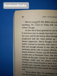 Charley&#39;s Web - Joy Fielding.