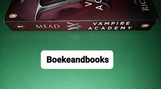 Vampire Academy - Richelle Mead - Vampire Academy #1.