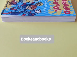 Curse Of The Evil Custard - Alan Macdonald - Superhero School.