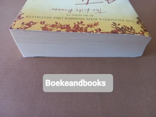 A Thousand Splendid Suns - Khaled Hosseini.