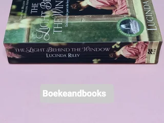 The Light Behind The Window - Lucinda Riley.