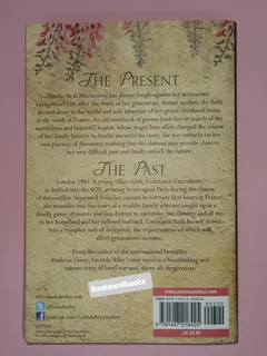 The Light Behind The Window - Lucinda Riley.