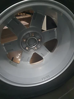 Mag  with tyre for Volvo XC90 (ONLY 1)