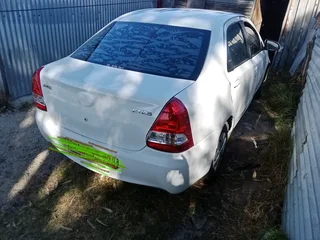 White Toyota Etios 2017 sedan
