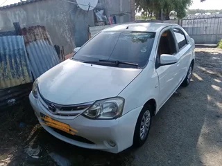 White Toyota Etios 2017 sedan