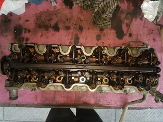 Mercedes Benz M103 2.6l Cylinder Head