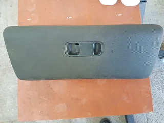 Mitsubishi Pajero Gen3 Cubby