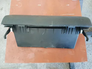 Mitsubishi Pajero Gen3 Cubby