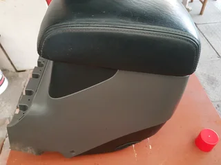 Mitsubishi Pajero Gen3 Armrest /Center Storage box