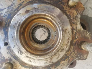 Mitsubishi Pajero Gen3 Steering Knuckle and Hub Assembly