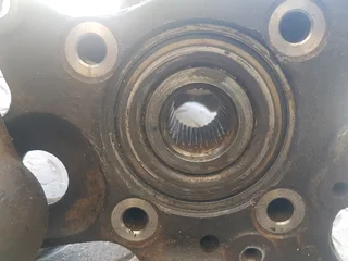 Mitsubishi Pajero Gen3 Steering Knuckle and Hub Assembly