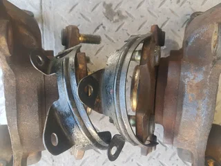 Mitsubishi Pajero Gen3 Steering Knuckle and Hub Assembly