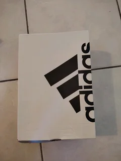 New Men&#39;s Size 11 Adidas Ultimashow