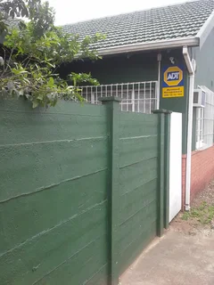 Outbuilding or Flat is available in Scottsville, Riverton Road