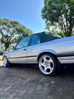 BMW E30 Baur 325i