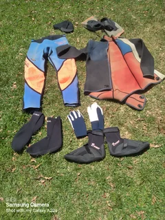 Wetsuit, gloves, booties, hoody, flippers