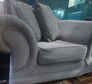 Single seatee couch