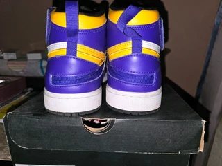 Nike Jordans size 8 R800 must go