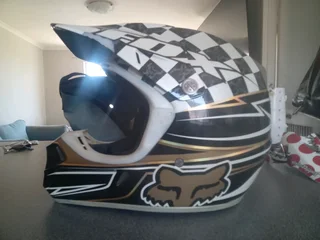 Fox V3 offroad motorcross helmet and carry bag still new . Signature model. 2500