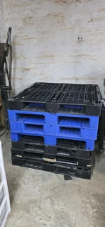 Plastic Pallets *7