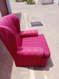 Couches - Ad posted by Cleopatra Twala Tjakata