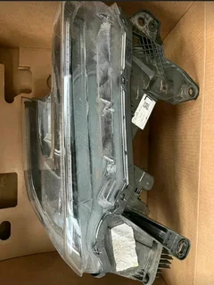 Ford Ranger left side headlight &#39;Genuine&#39; New Gen