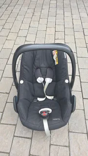Maxi Cosi Pebble&#43; Car Seat - Black