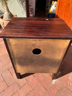 2x Brown Nightstands