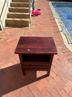 2x Brown Nightstands