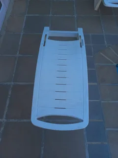 Sunlounger beds