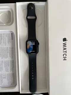 Excellent condition, almost brand new, Apple Watch SE GPS