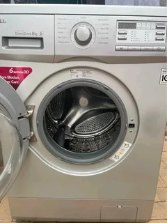 8kg LG FRONT LOAD WASHING MACHINE IN EXCELLENT WORKING CONDITION