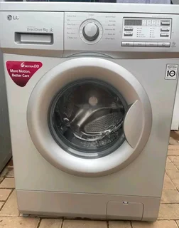 8kg LG FRONT LOAD WASHING MACHINE IN EXCELLENT WORKING CONDITION