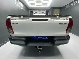 2018 TOYOTA HILUX 2.4 GD-6 SR 4X4 P/U S/C