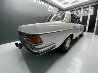 1984 MERCEDES-BENZ 230 E A/T A/C (W 123)