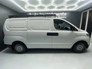 2018 HYUNDAI H-1 2.5 CRDi A/C F/C P/V A/T