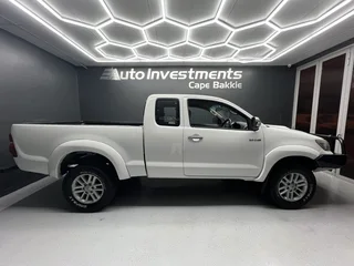 2014 TOYOTA HILUX 3.0D-4D RAIDER XTRA CAB 4X4 P/U S/C