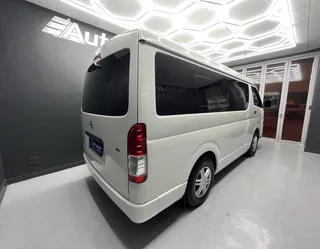 2015 TOYOTA QUANTUM 2.7 10 SEAT