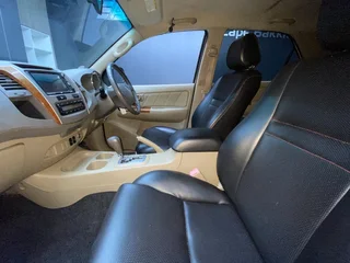 2010 TOYOTA FORTUNER 3.0D-4D R/B A/T